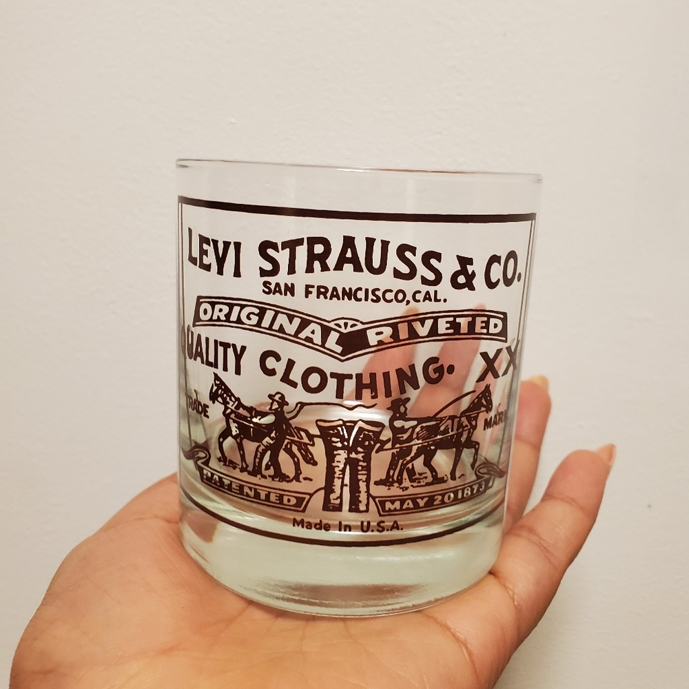 Set of 2 Levi's glasses